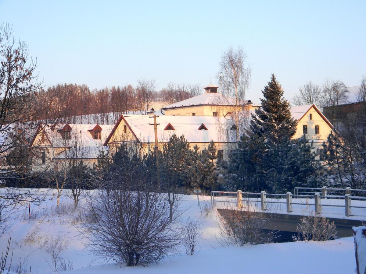 Hotel Lidmiluv Mlyn Sadek Zewnętrze zdjęcie